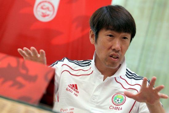 【中國足球】國足現(xiàn)在的問題是學(xué)虎不成反丟了特點