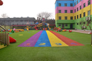還孩子一個健康優(yōu)質(zhì)的幼兒園人造草