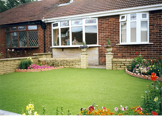 讓人造草坪為景觀添點人情味