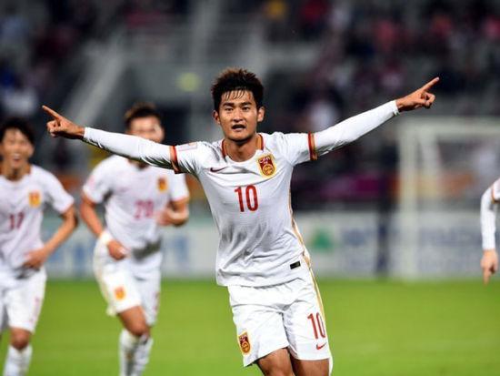 廖力生:學(xué)習(xí)好對踢球幫助很大 開心在恒大踢下去