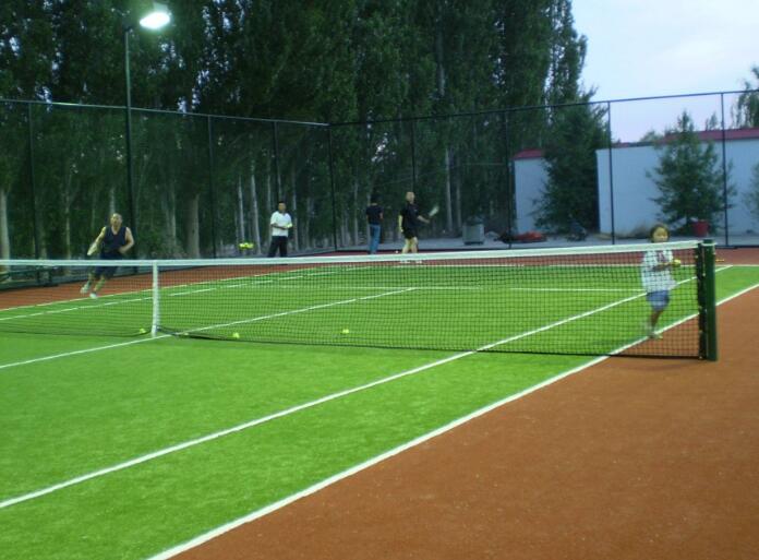 人造草坪優(yōu)良特性多，普及趨勢越來越明顯