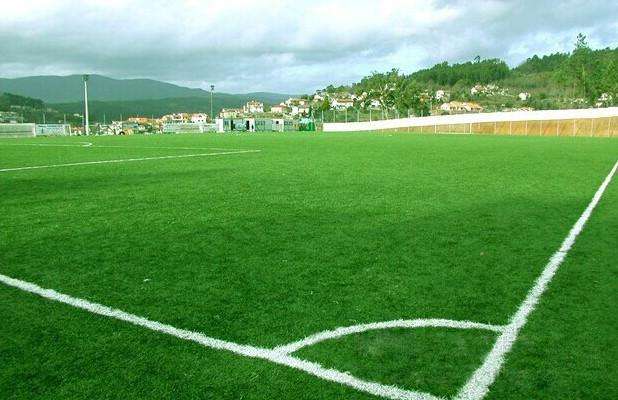 廣州人造草坪主要由草線、底部和背膠3部分構(gòu)成